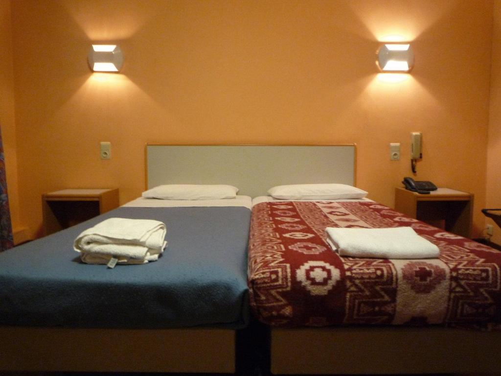 Hotel Elliniko مونس الغرفة الصورة